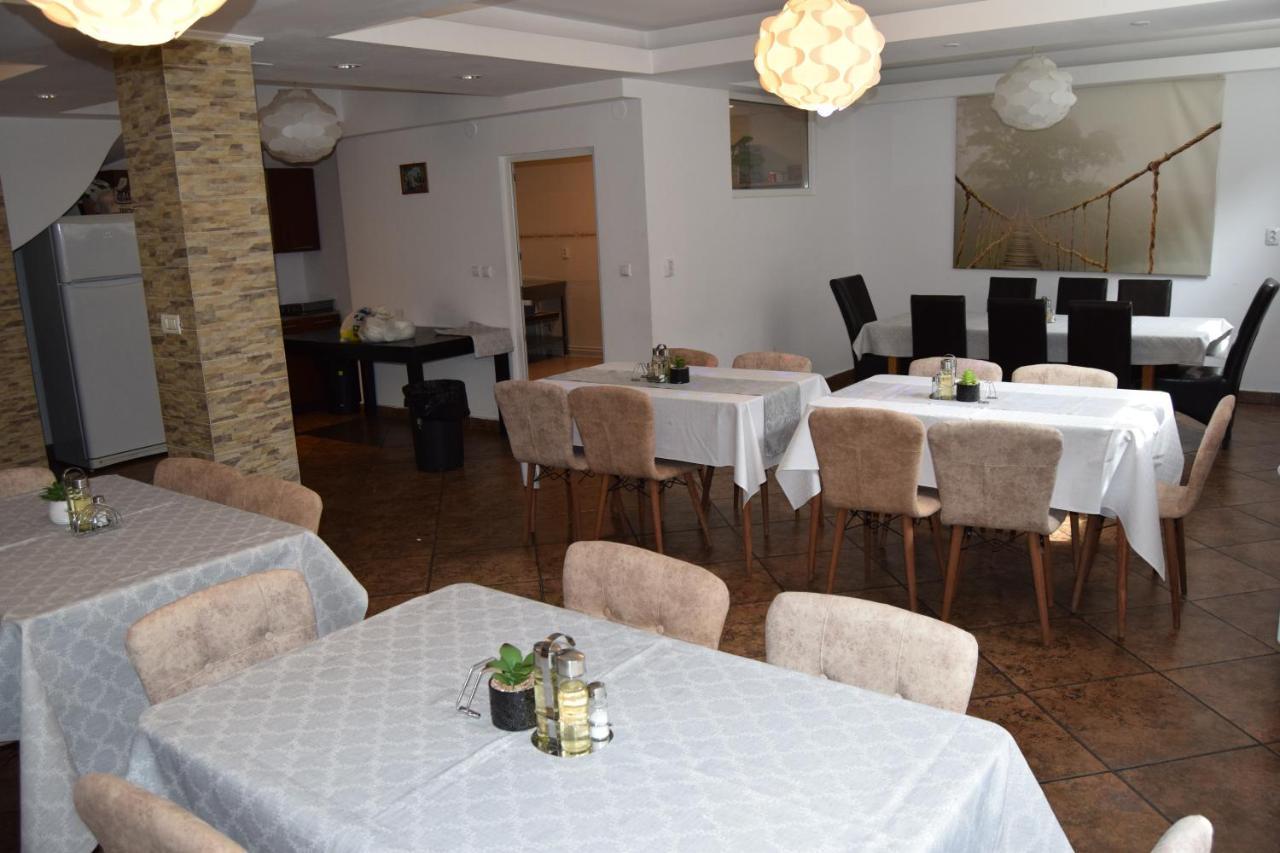 Pensiunea Clasic Buşteni Buitenkant foto