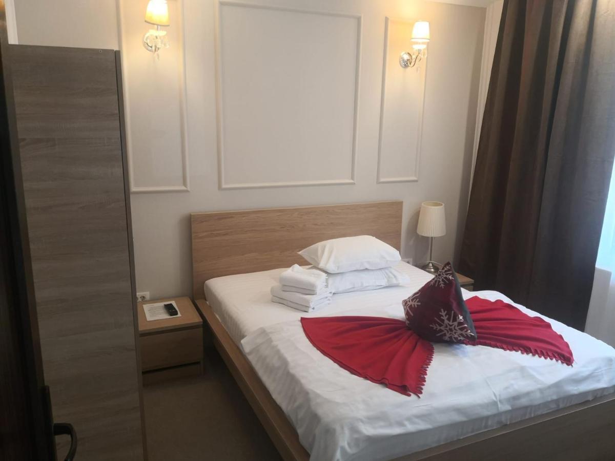 Pensiunea Clasic Buşteni Buitenkant foto